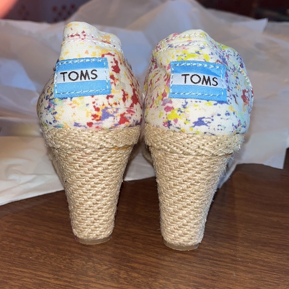 TOMS Espadrille Wedge Canvas Slip On Peep Toe Splatter Multi Color  size 6 - Picture 4 of 9